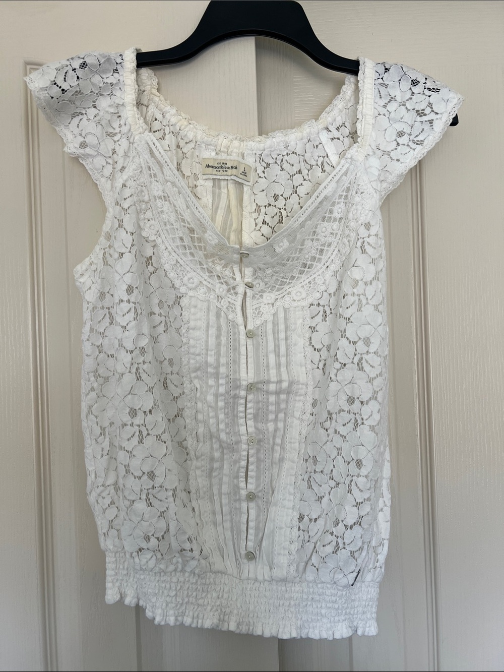 Vintage Abercrombie & Fitch White Lace Button-Front Peasant Top